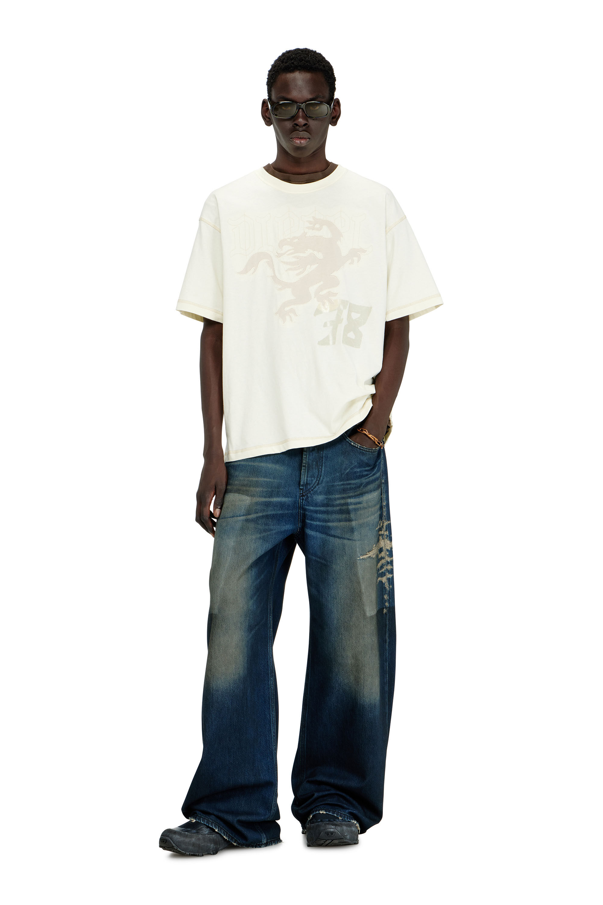 Diesel - T-BOXT-NOTCH, Man's Relaxed T-shirt with prints and embroderies in null - 1