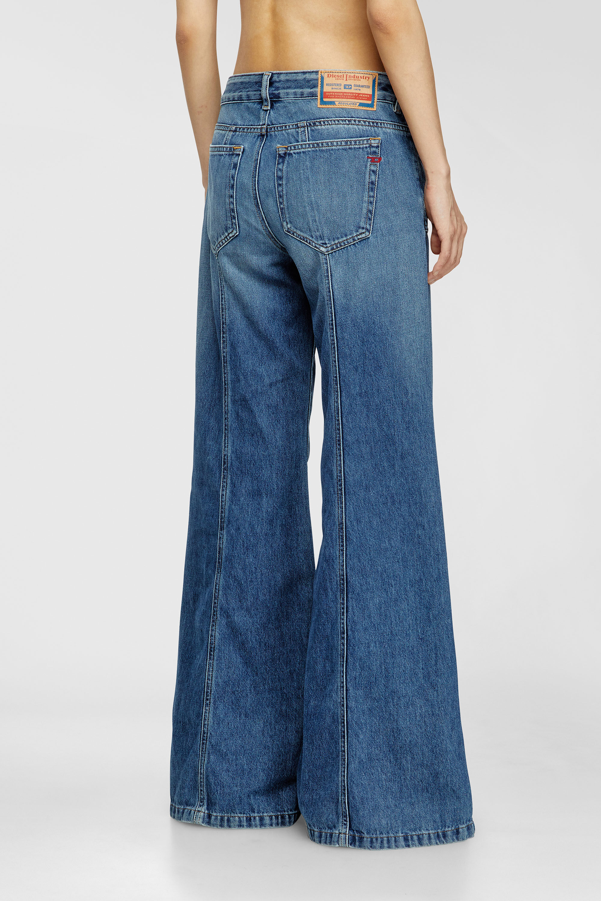 Women's Flare Jeans | Low Waist D-Akii | Medium blue | Diesel RO
