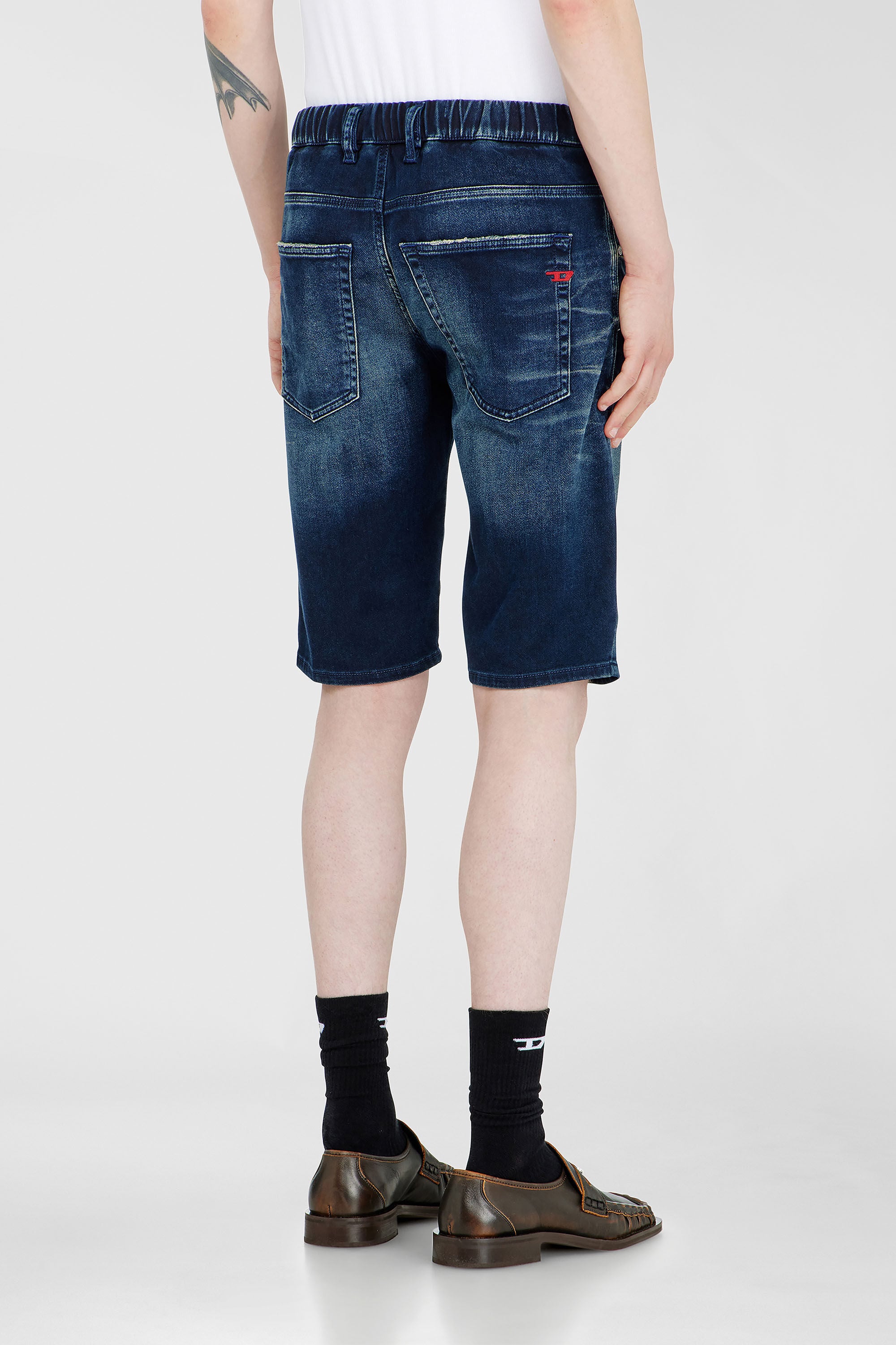 Diesel - 2033 D-KROOLEY-SHORT-BW JOGG, Man's Chino shorts in shaded JoggJeans in Dark Blue - 4