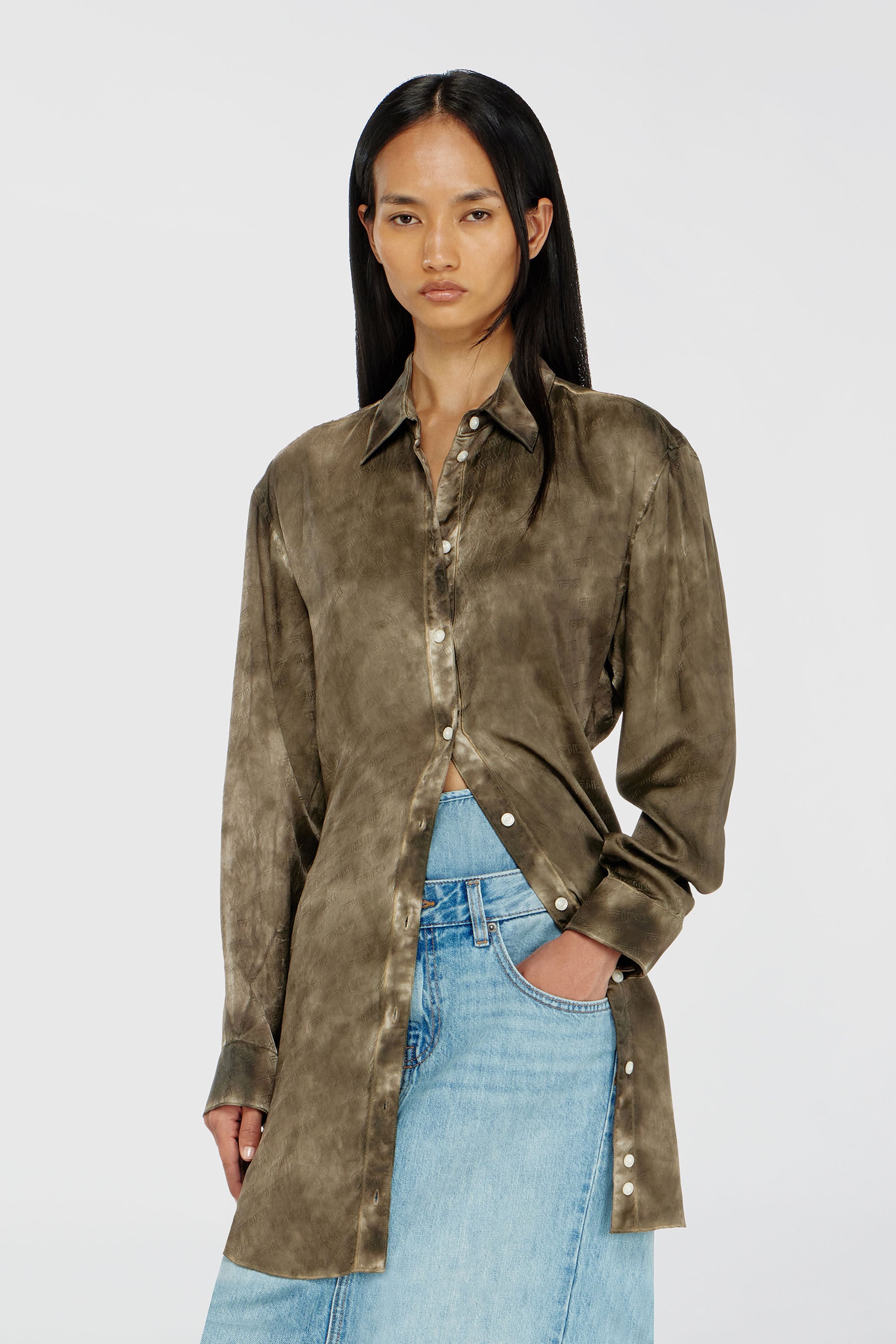 Diesel - C-LAVEL, Woman's Long shirt in logo-jacquard crinkled satin in Military Green - 3