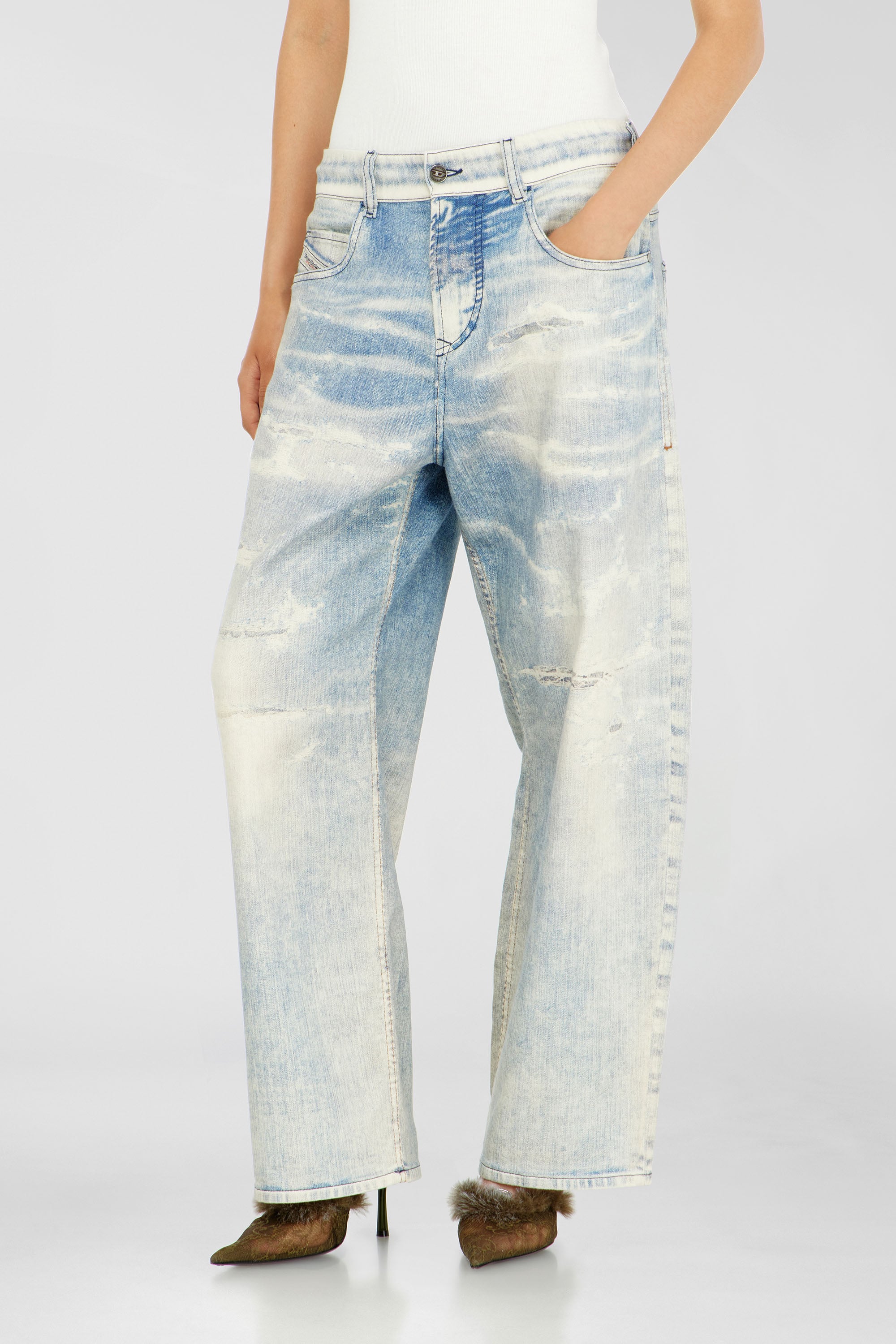 Diesel - Unisex's Relaxed 2097 D-Enim-M Joggjeans&reg; 068XM, Light Blue - 1