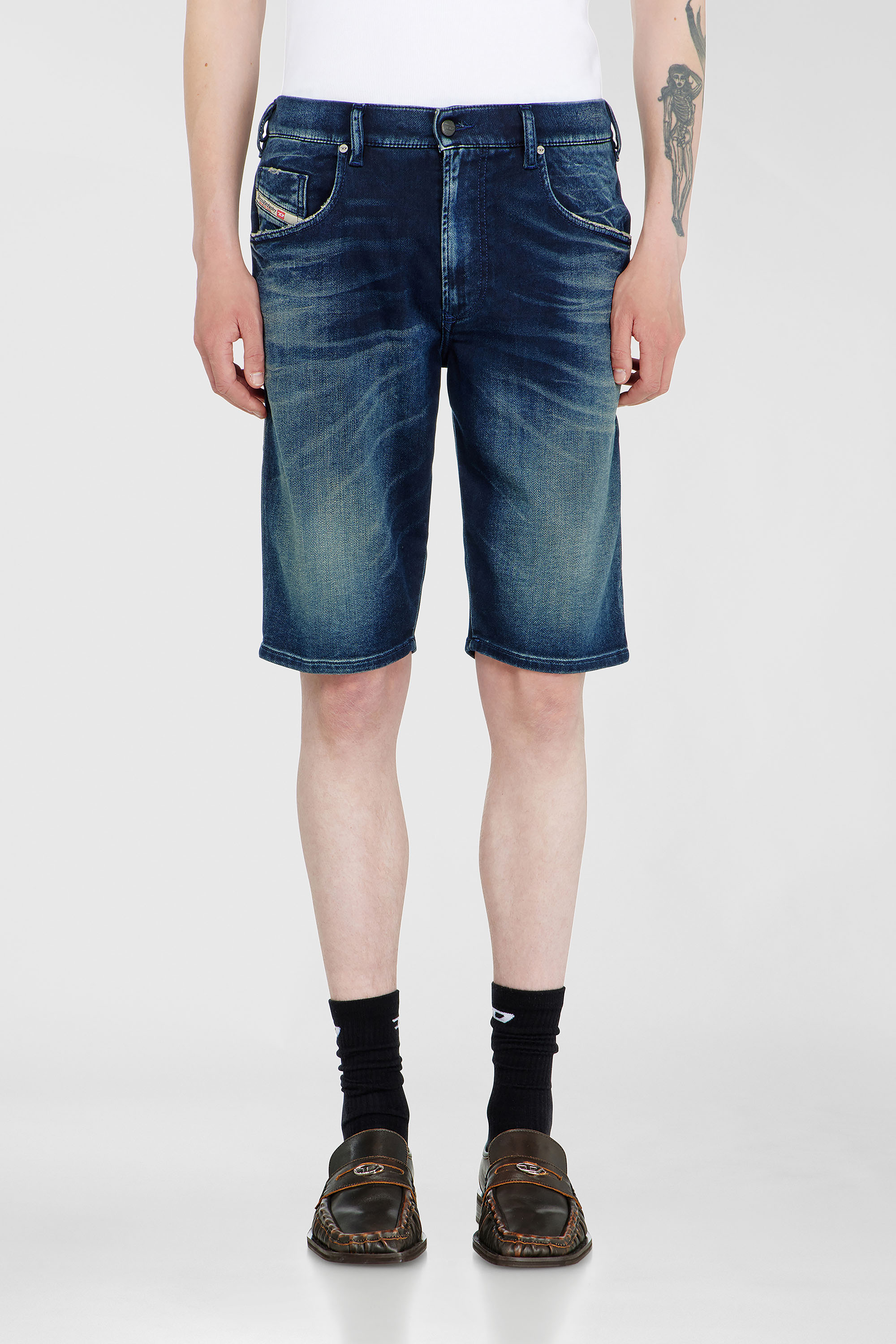 Diesel - 2033 D-KROOLEY-SHORT-BW JOGG, Man's Chino shorts in shaded JoggJeans in Dark Blue - 3