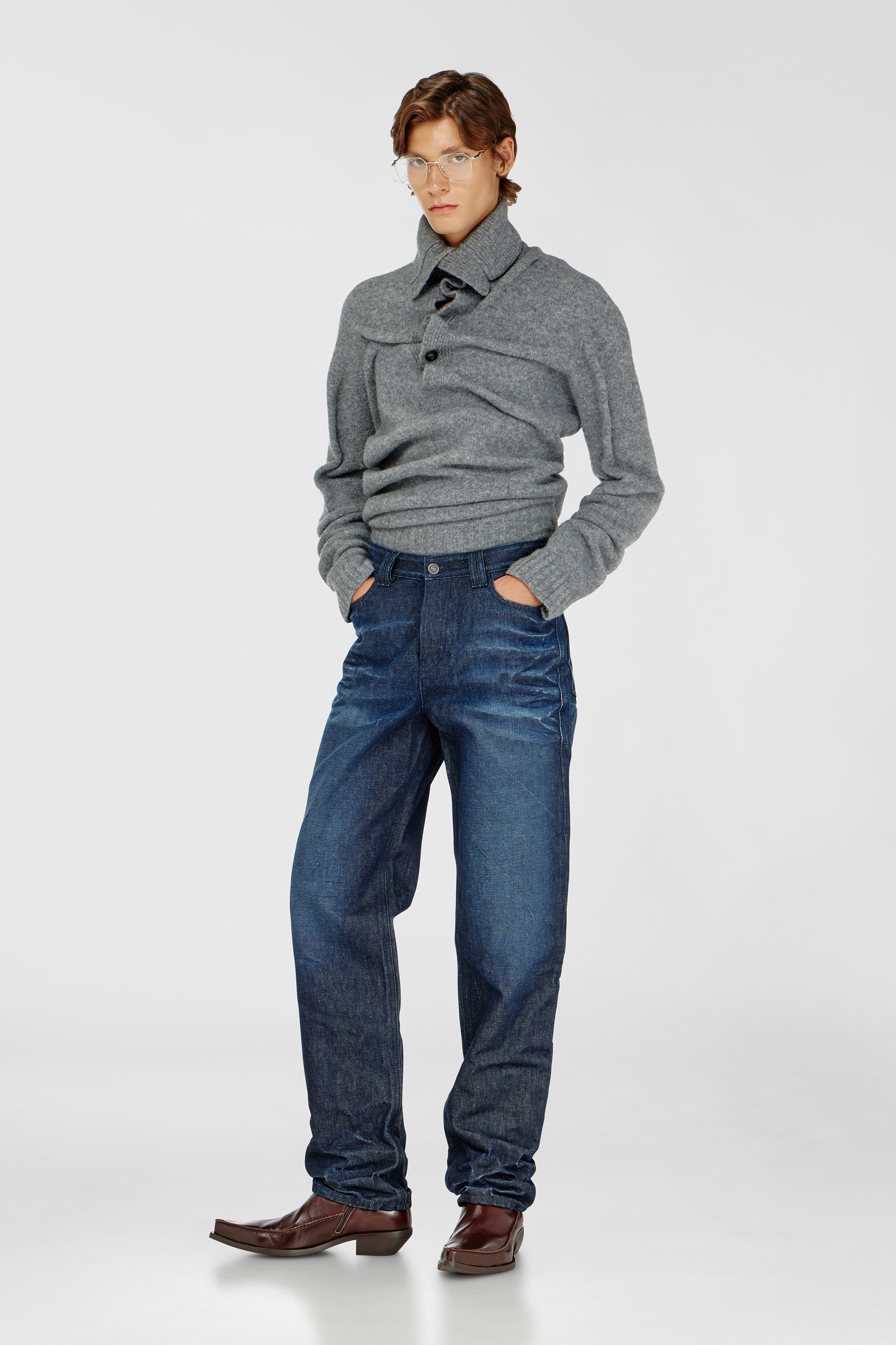 Button-neck jumper in wrinkled boiled knit