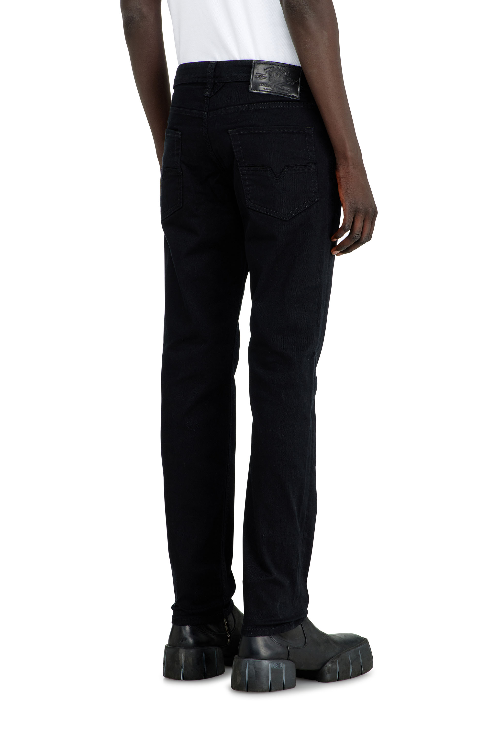 journal standard luxe Jesse’s Rip BZ Larkee-Beex 0688H Men: Tapered Black/Dark grey Jeans | Diesel