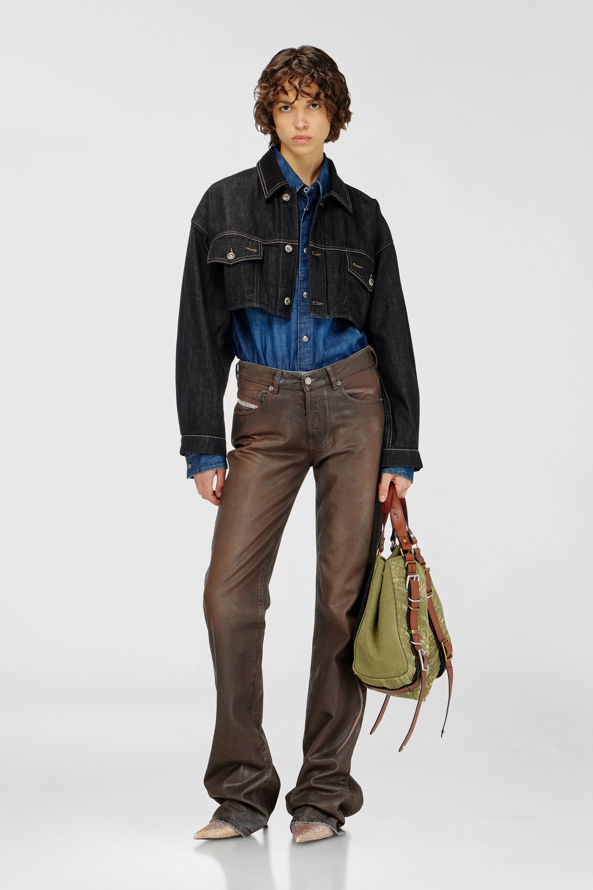 Diesel - DE-MALLEY, Woman's Oversized cropped trucker jacket in rinse denim in Black - 2