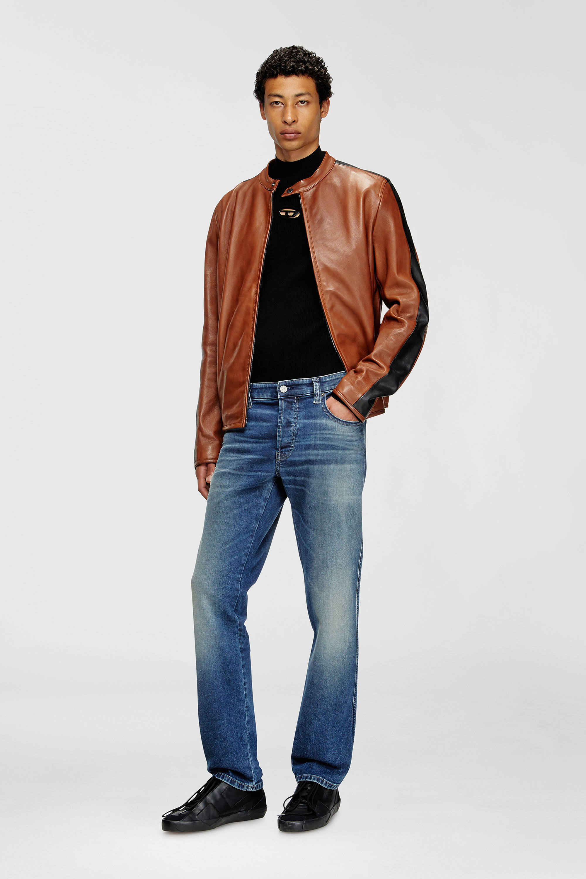 Diesel - S-SLANTE-D LOW, Man's S-Slante-D-Sneakers in suede and leather with D logo in Black - 7