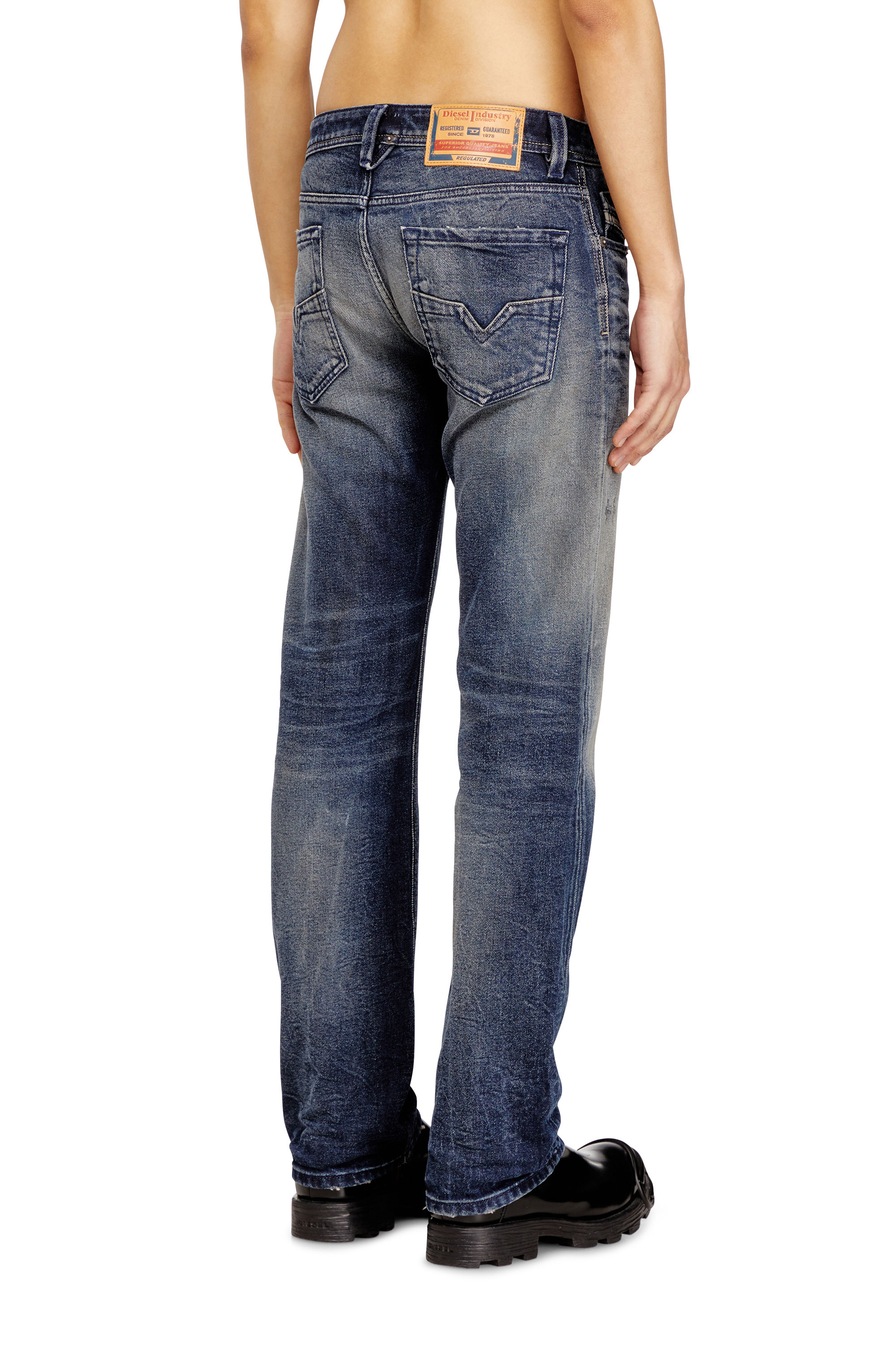 Diesel - Man's Regular Jeans 1985 Larkee 09N57, Dark Blue - 4