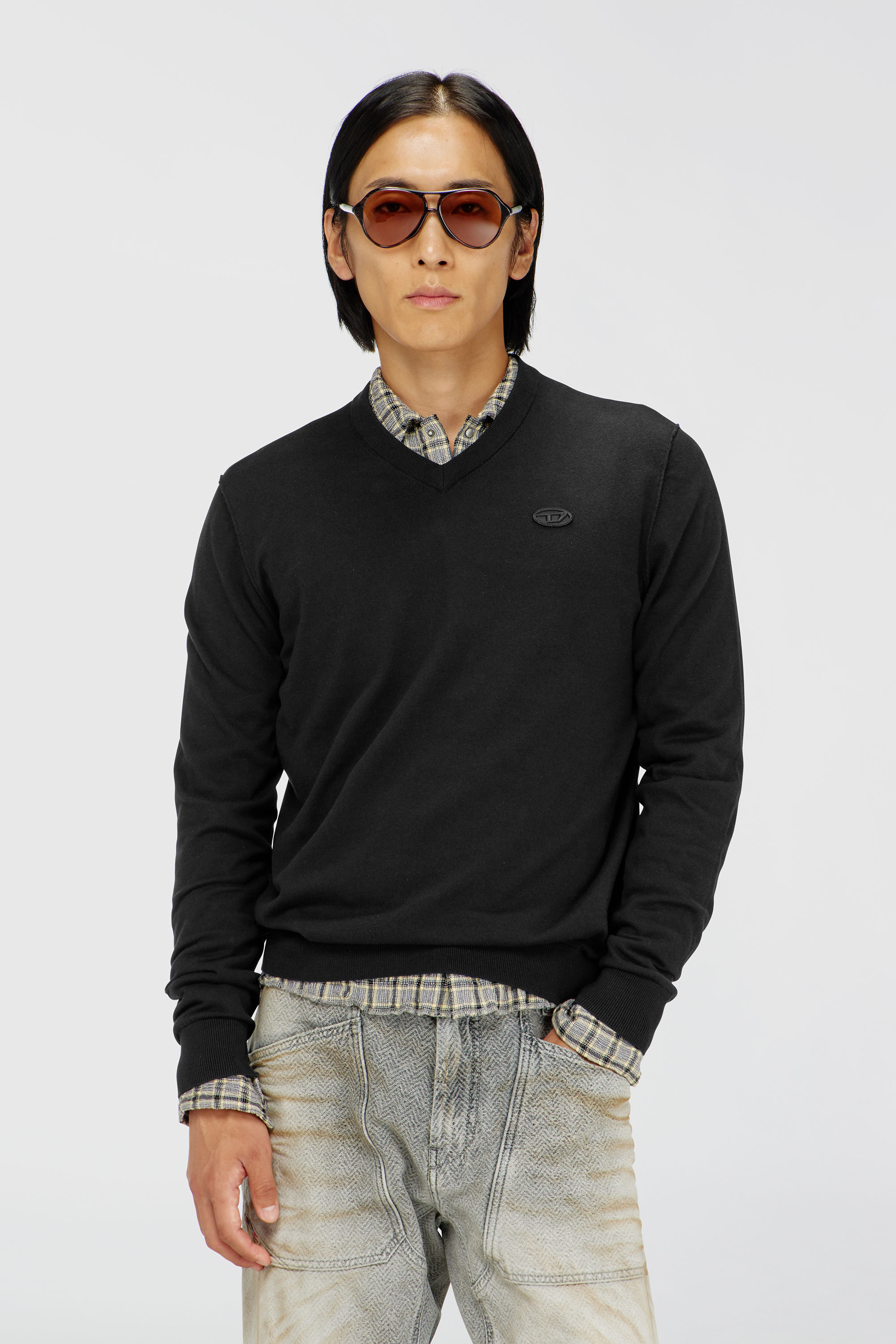 Diesel - K-FREEX-VNECK-TAG-T92, Man's Cotton knit V-neck with tonal Oval D logo in Black - 1
