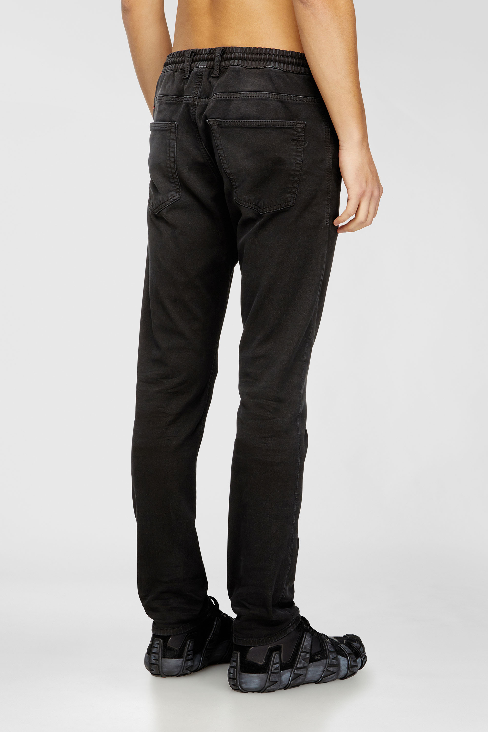 Diesel - Man's Regular 2032 D-Krooley Joggjeans&reg; 0670M, Black - 3