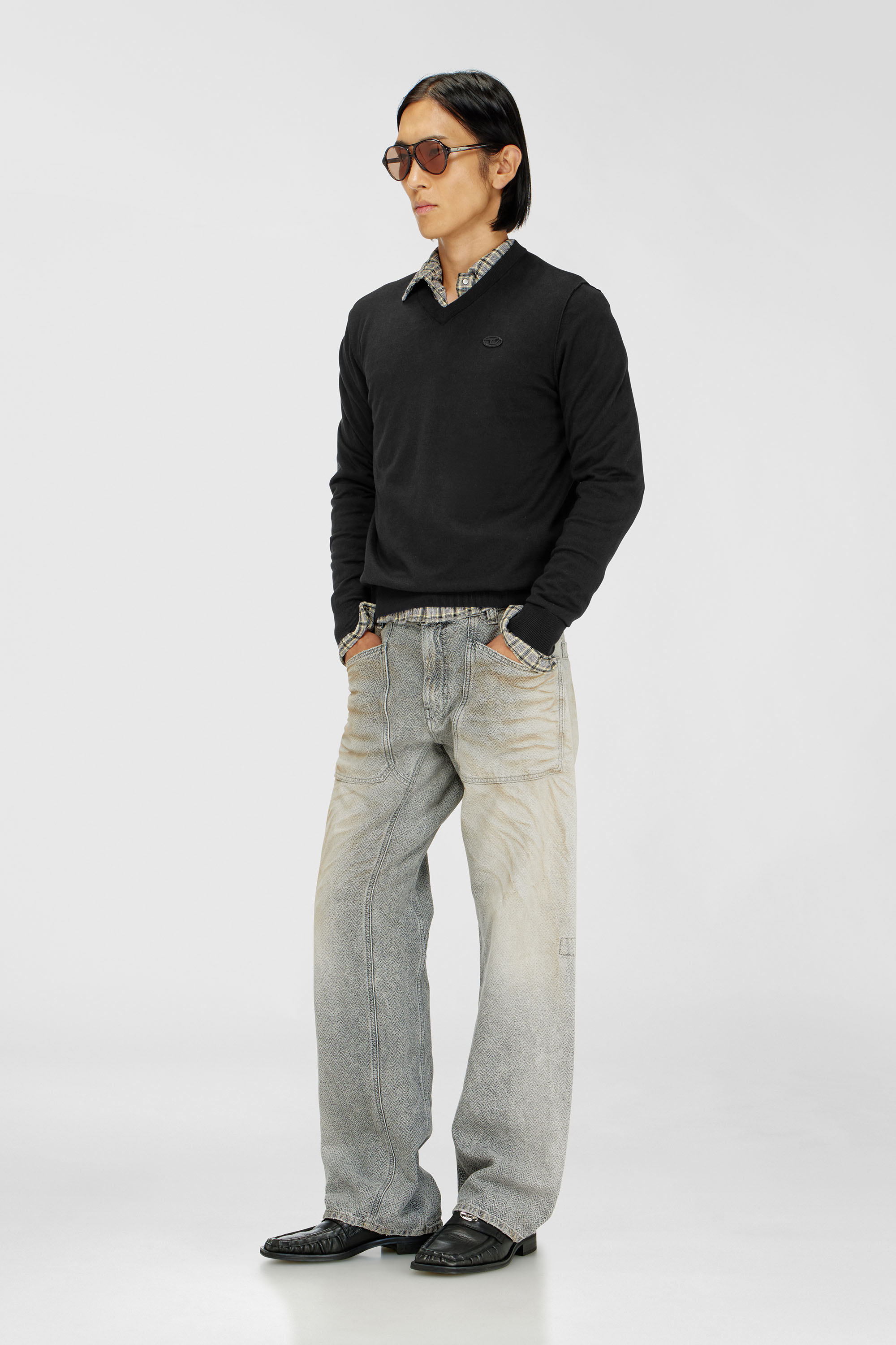 Diesel - K-FREEX-VNECK-TAG-T92, Man's Cotton knit V-neck with tonal Oval D logo in Black - 1