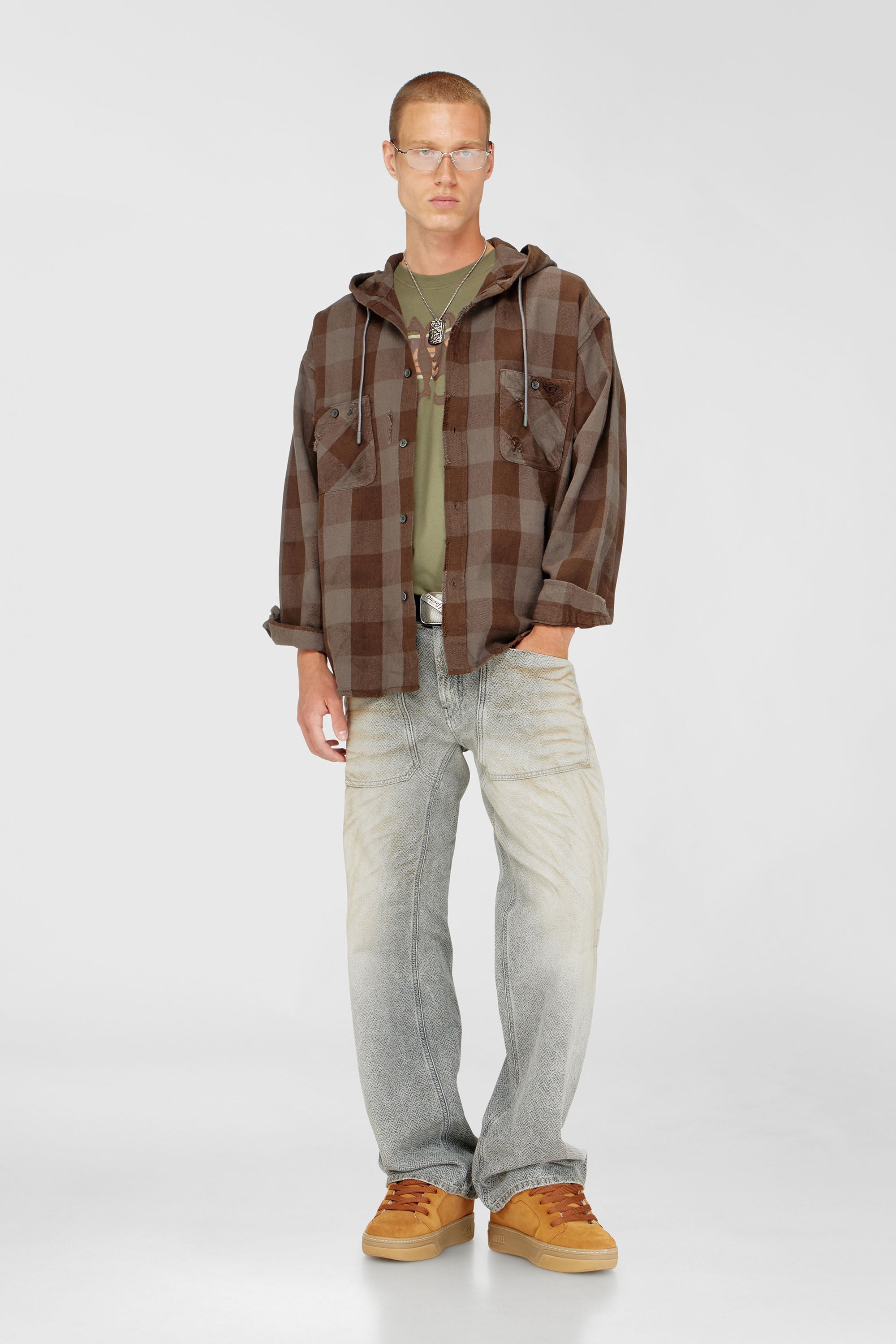 Distressed hooded shirt in check flannel