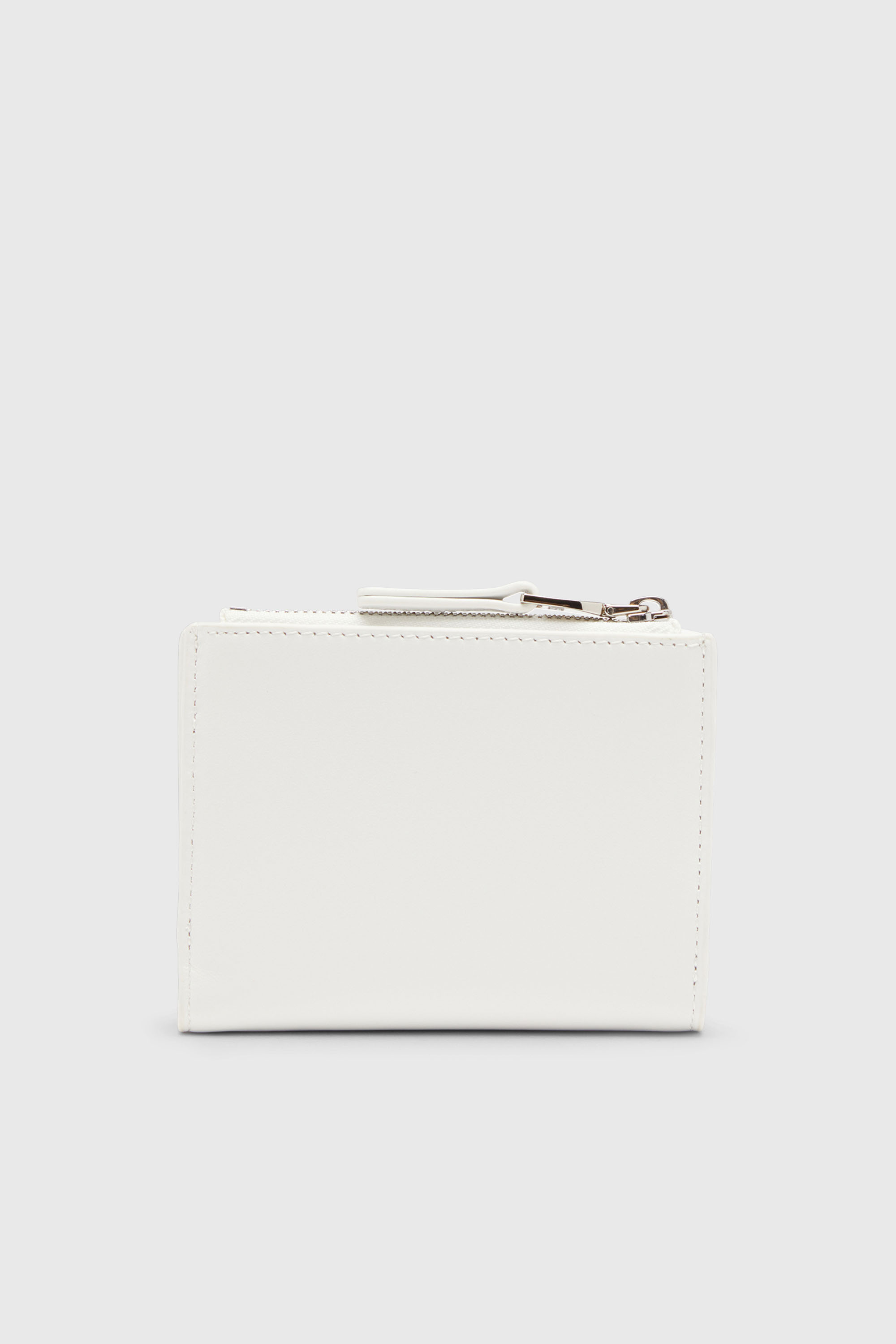 Diesel - 1DR BI-FOLD ZIP II, Woman's Small leather wallet with logo plaque in White - 2